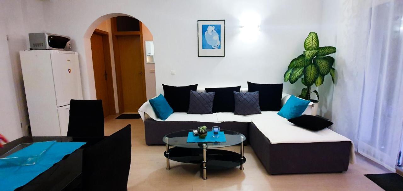 Radenka Zafron Apartment Vodice Exterior photo